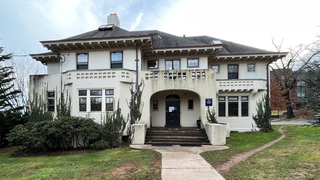 The building at 340 Edwards Street